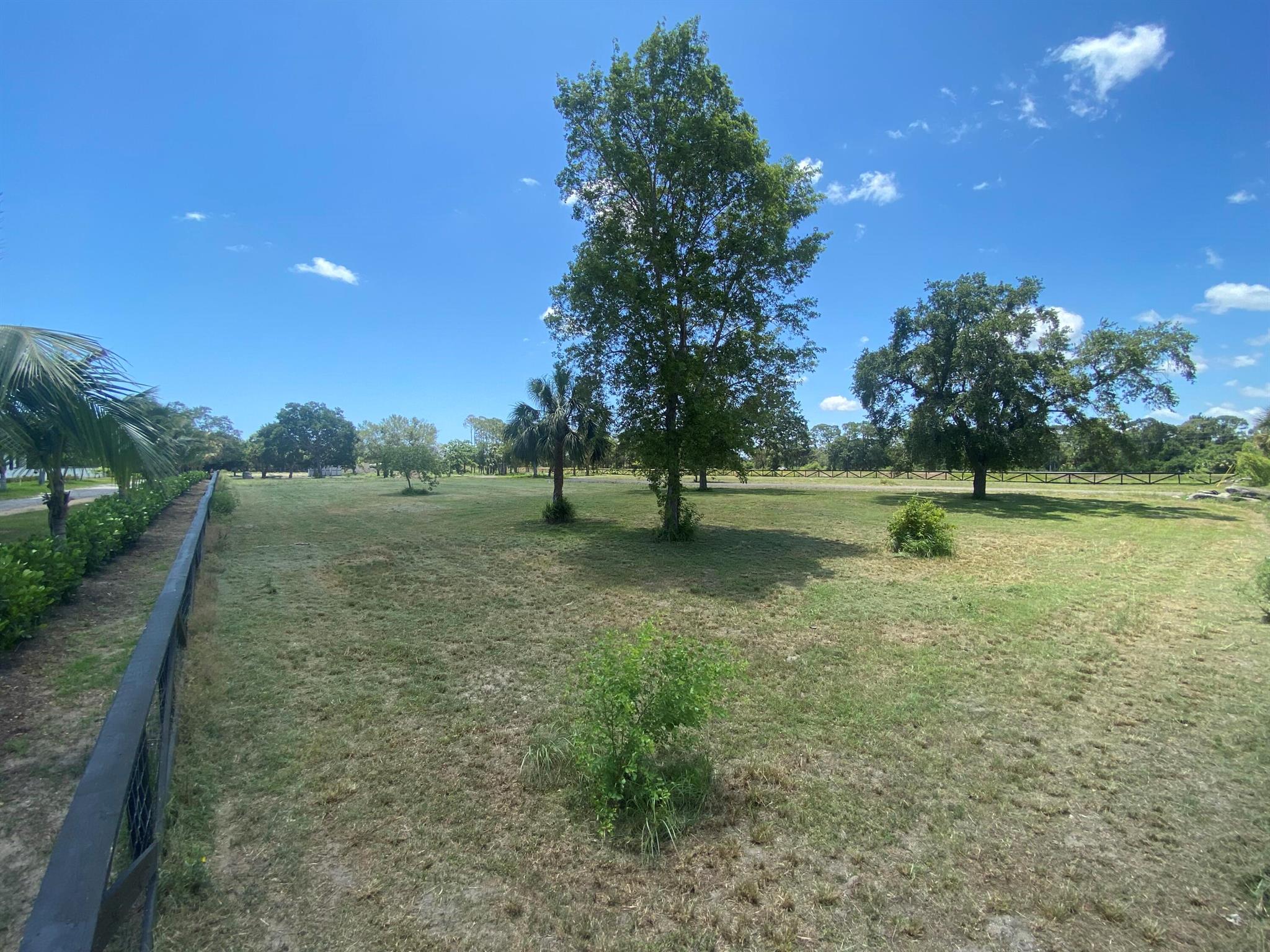 2098 Johnston Road