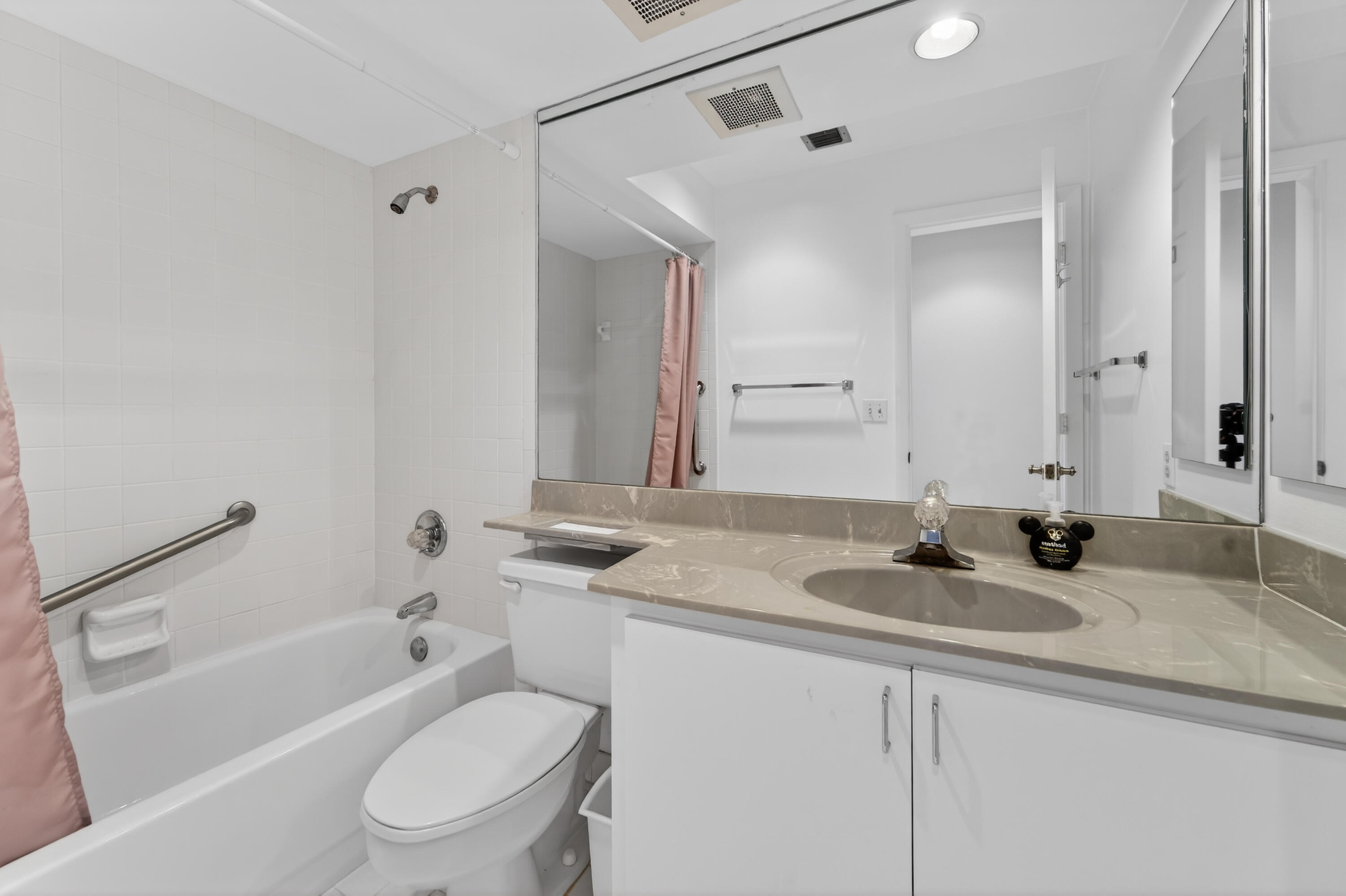 VILLAGE WALK - Residential