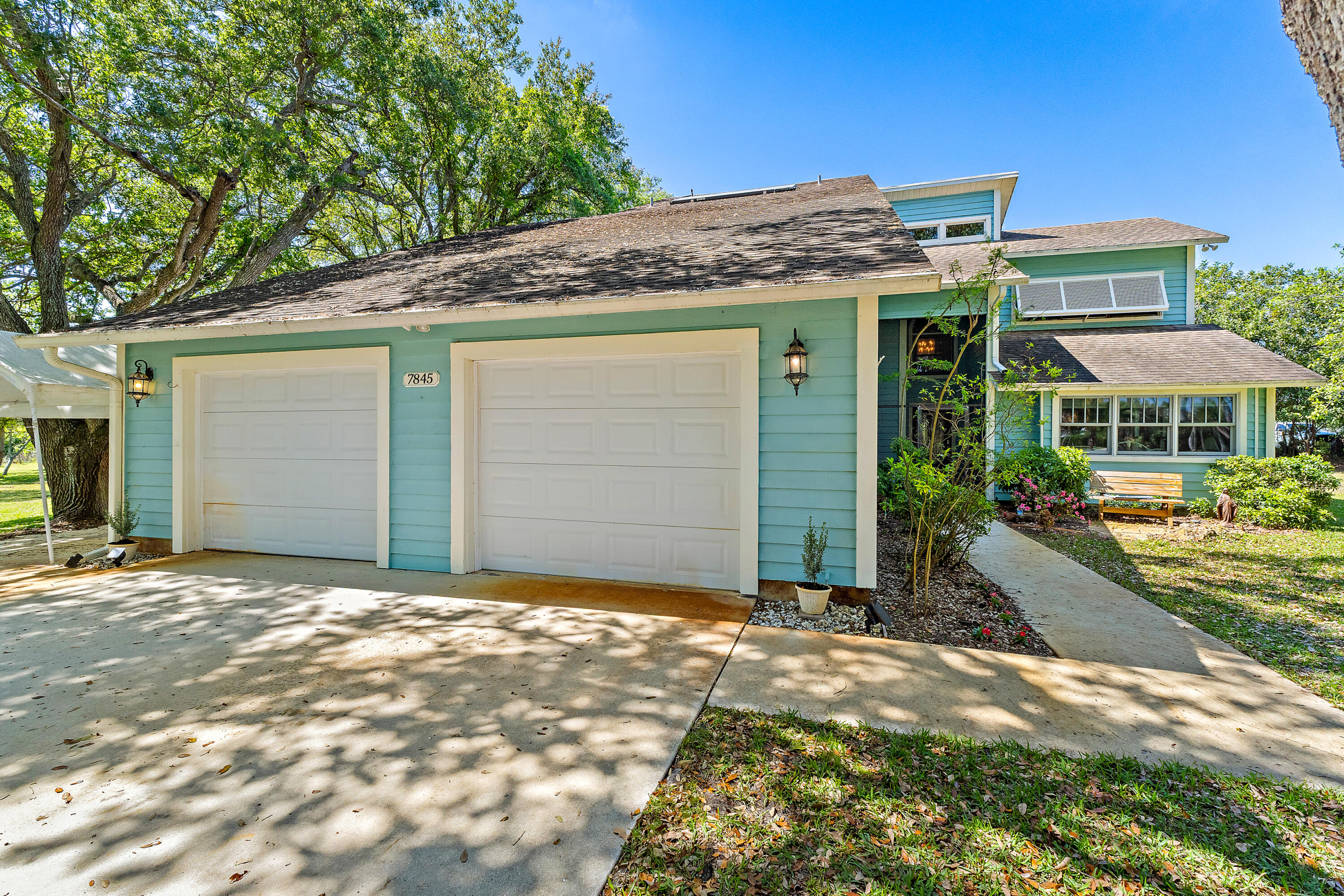 Palm Beach Country Estates - Residential