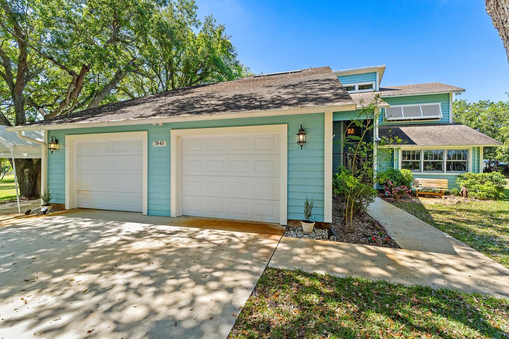 Photo of 7845 N 167th Ct Court N, Palm Beach Gardens, FL 33418 (MLS # B26008625)