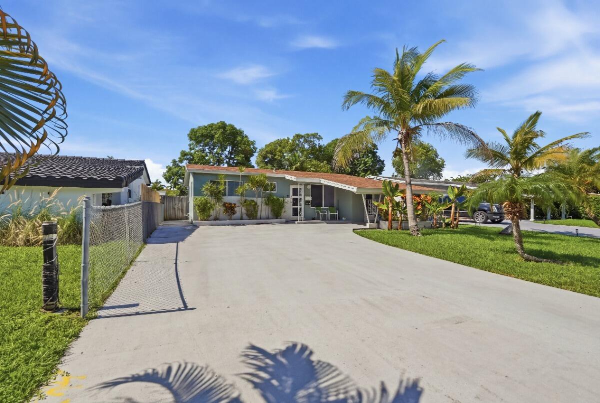 309 SW 7TH Court