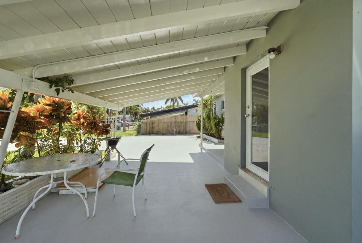 309 SW 7TH Court