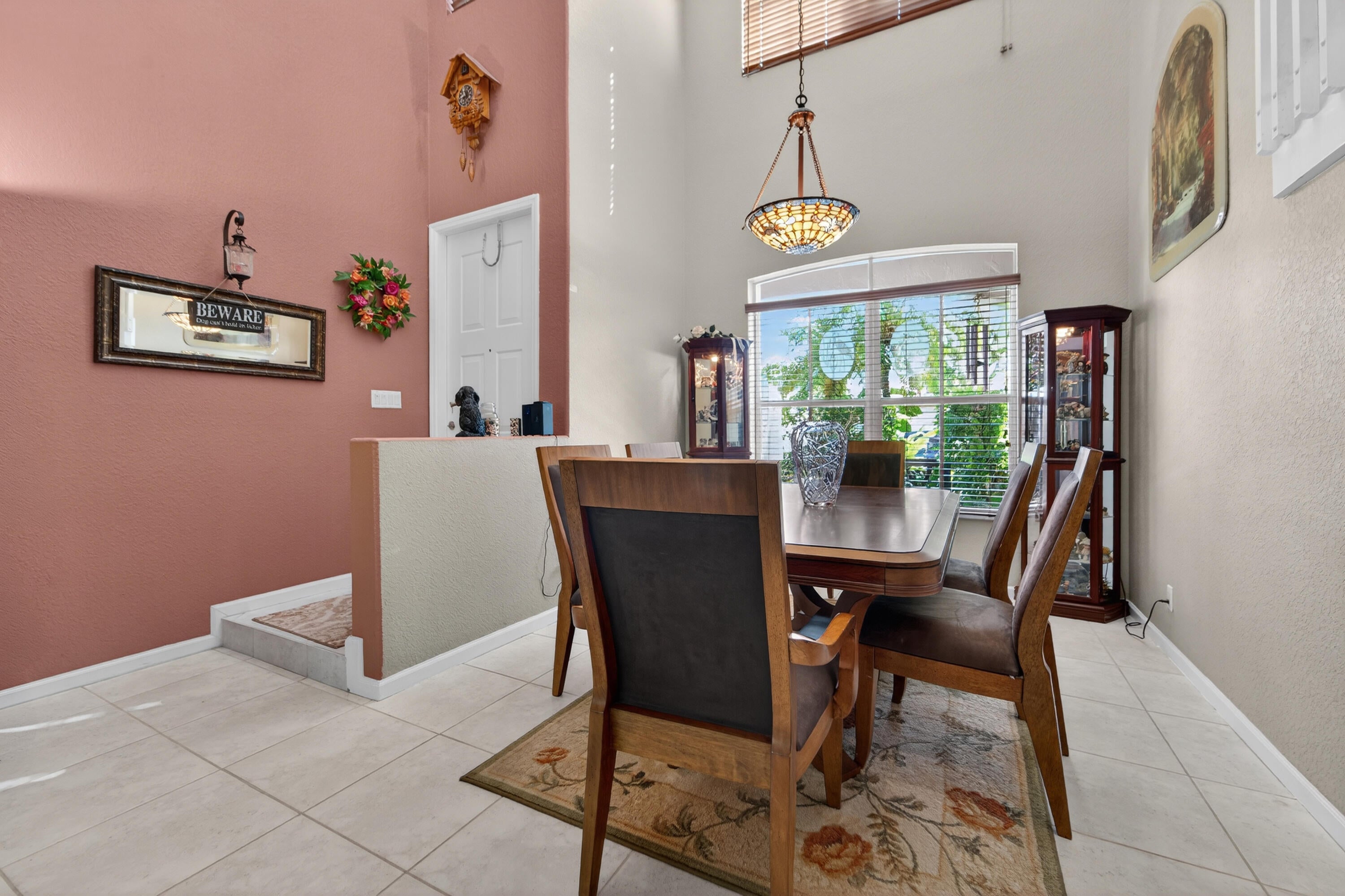 6593 LURAIS Drive
