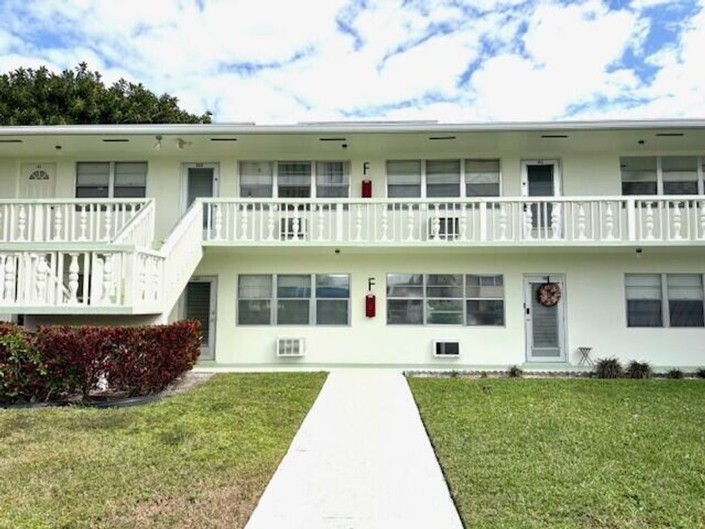 Photo of 142 Salisbury F, West Palm Beach, FL 33417 (MLS # R11159138)