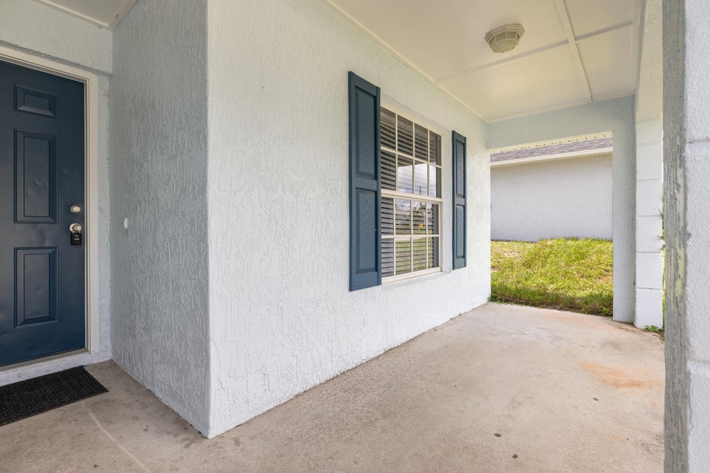 Photo of 241 12TH Street SW, Vero Beach, FL 32962 (MLS # B26082015)