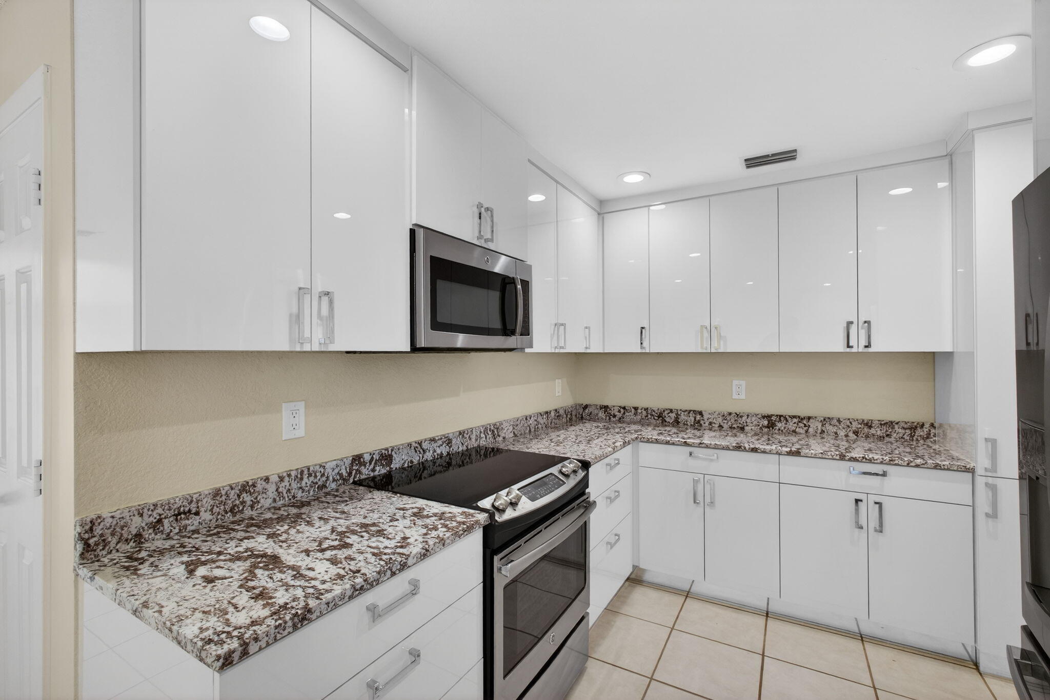 512 Ocean Dunes Circle