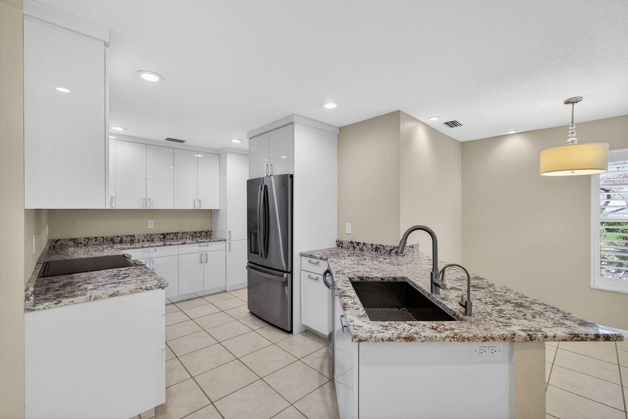 512 Ocean Dunes Circle