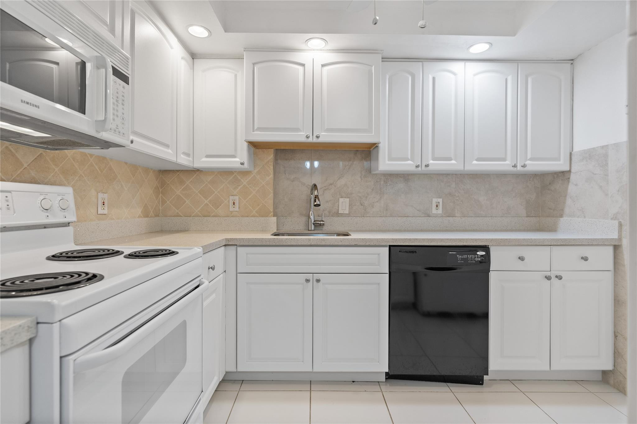 2000 S Ocean Boulevard 16P