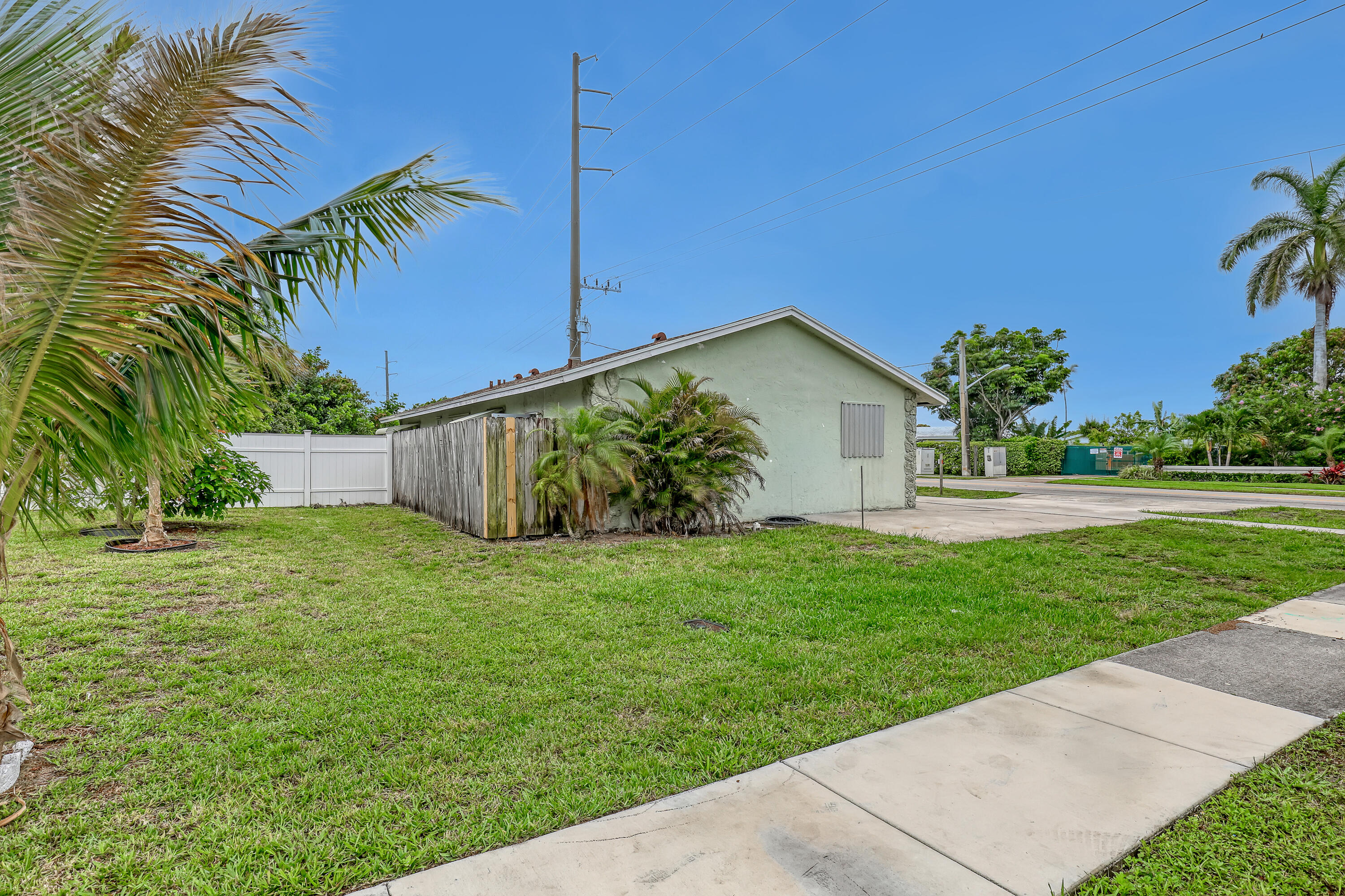 302 SW 8th Street