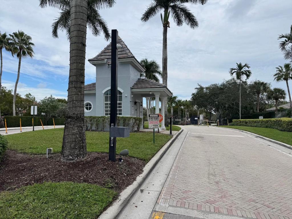 ST ANDREWS AT BOYNTON BEACH CONDO - Residential Lease