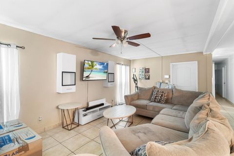 Single Family Residence in Tamarac FL 6601 72nd Avenue Ave 8.jpg
