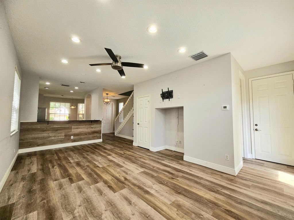 Photo of 318 September Street, Palm Beach Gardens, FL 33410 (MLS # R11122824)