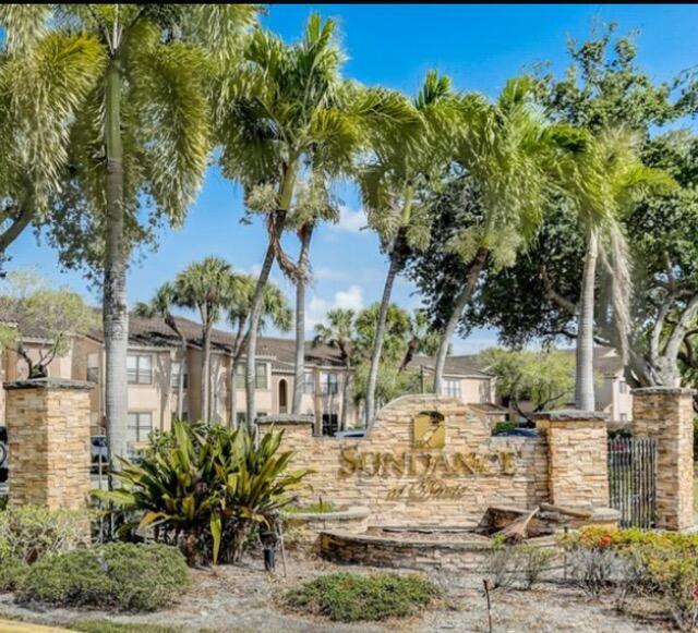 Fantastic investment opportunity and OR 1ST X HOME/ RENOVATED ~Unbeatable location for college Students and professionals. GROUND FL updated 1 bedroom / 1 bath condo unit in the Sundance at Davie condo community is directly across from Nova Southeastern University and close to Broward College and FAU. Situated in the heart of Davie, within short walking distance are tons of restaurants, shops and entertainment. Conveniently located near Whole Foods, Costco, Trader Joe's and major highways. Sundance is a pet-friendly community. Amenities include a community pool, fitness center, basketball and tennis courts. BBQ and plenty of parking. The unit is tenant occupied and leased until END June/25. New owner can assume lease or there may be possibility to shorten lease. no assessments