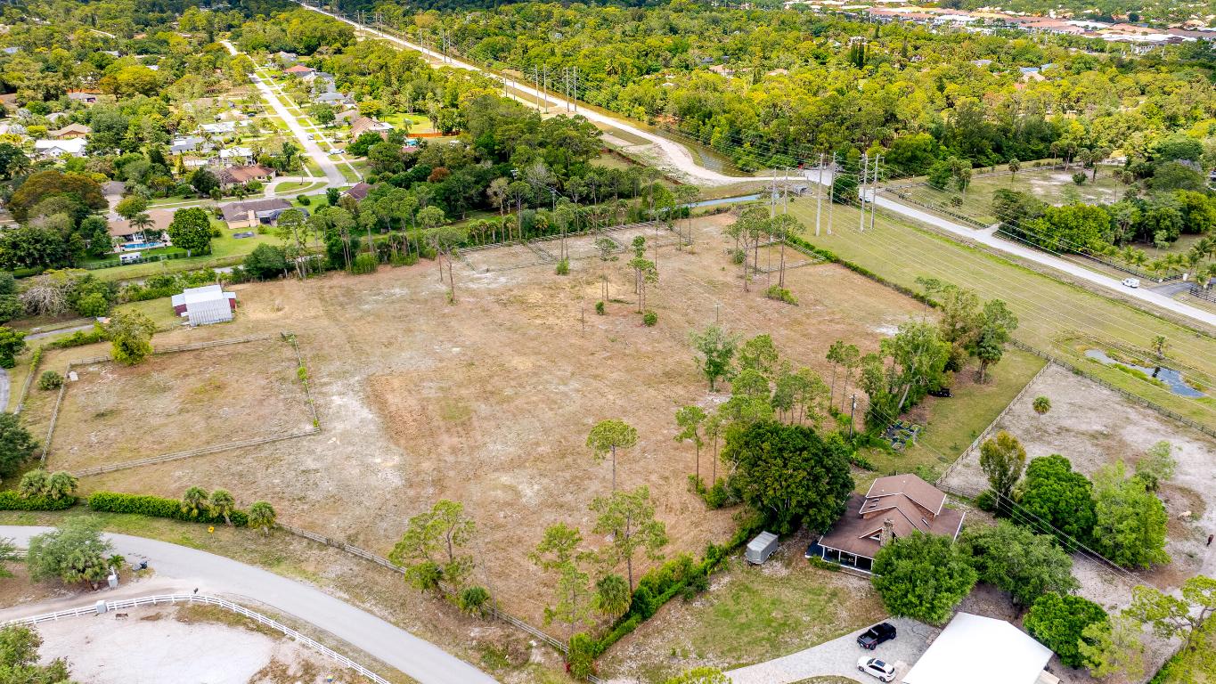 425 W Rambling Drive