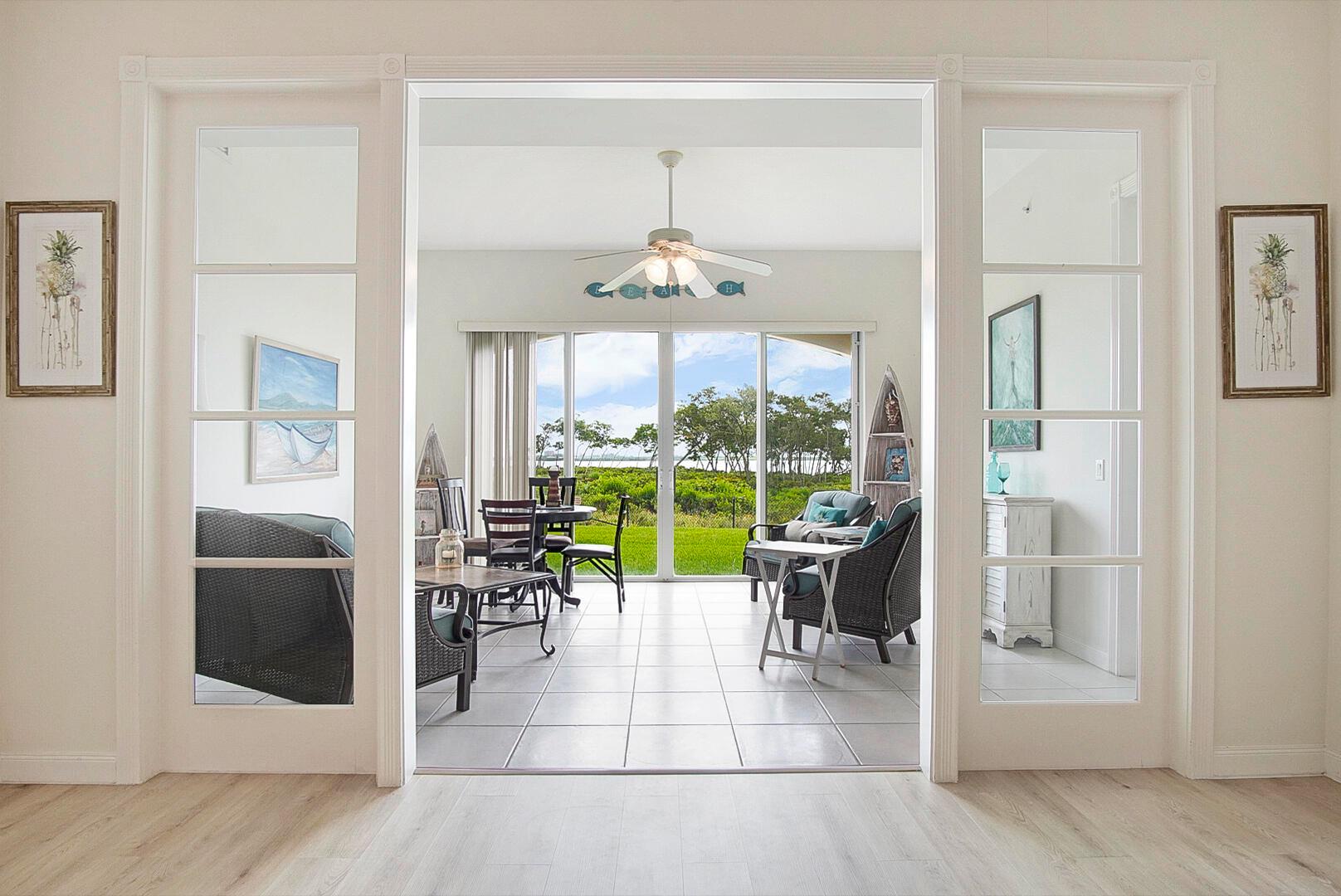 28 Harbour Isle Drive W 101