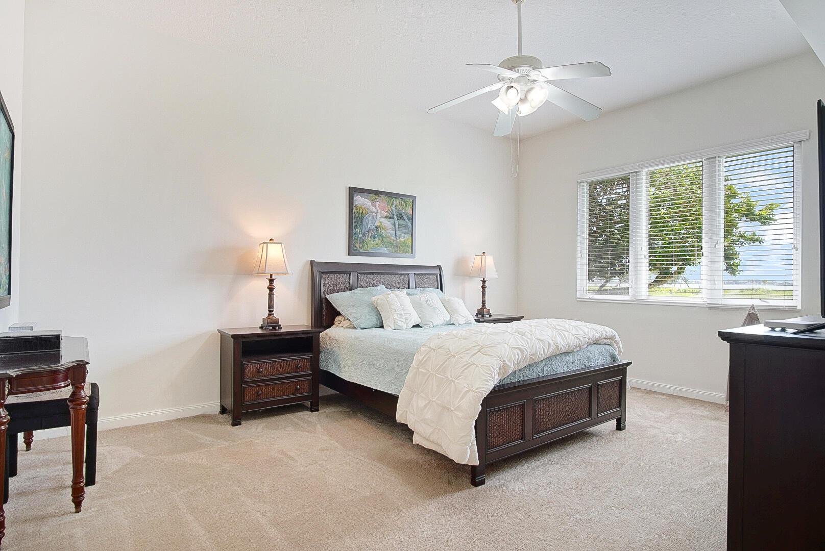 28 Harbour Isle Drive W 101