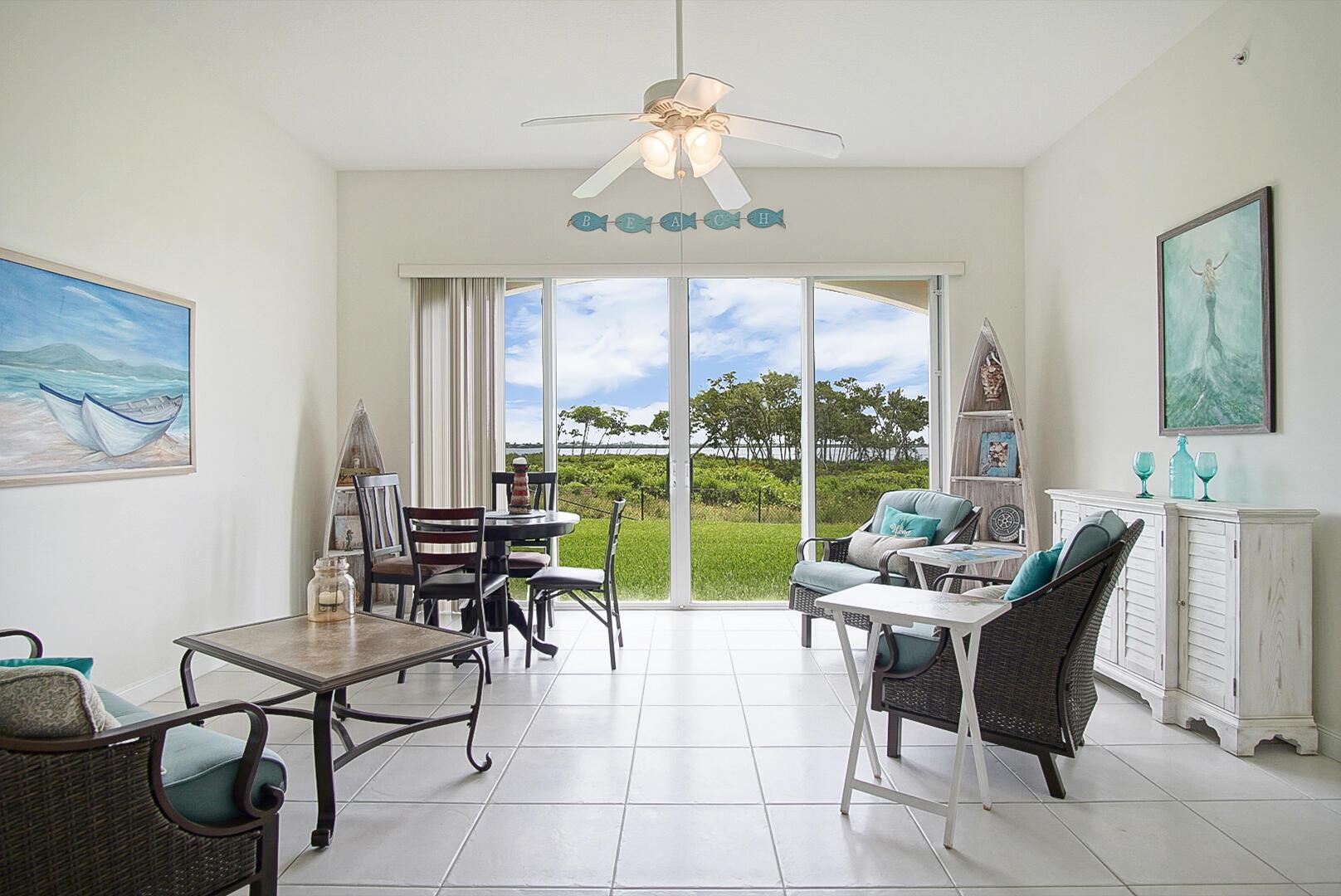 28 Harbour Isle Drive W 101
