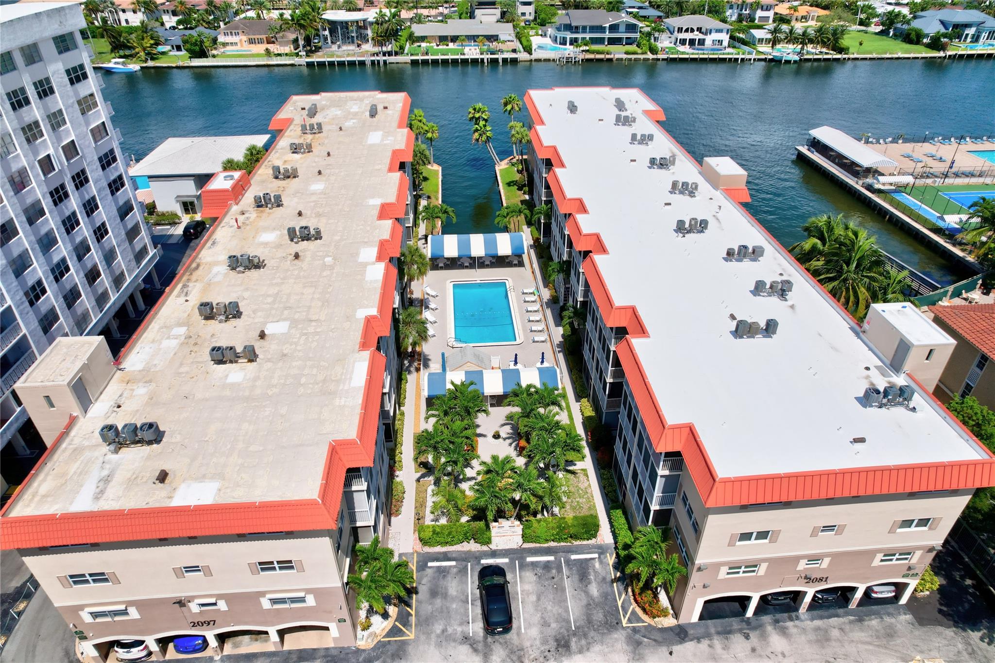 2081 S Ocean Dr 405
