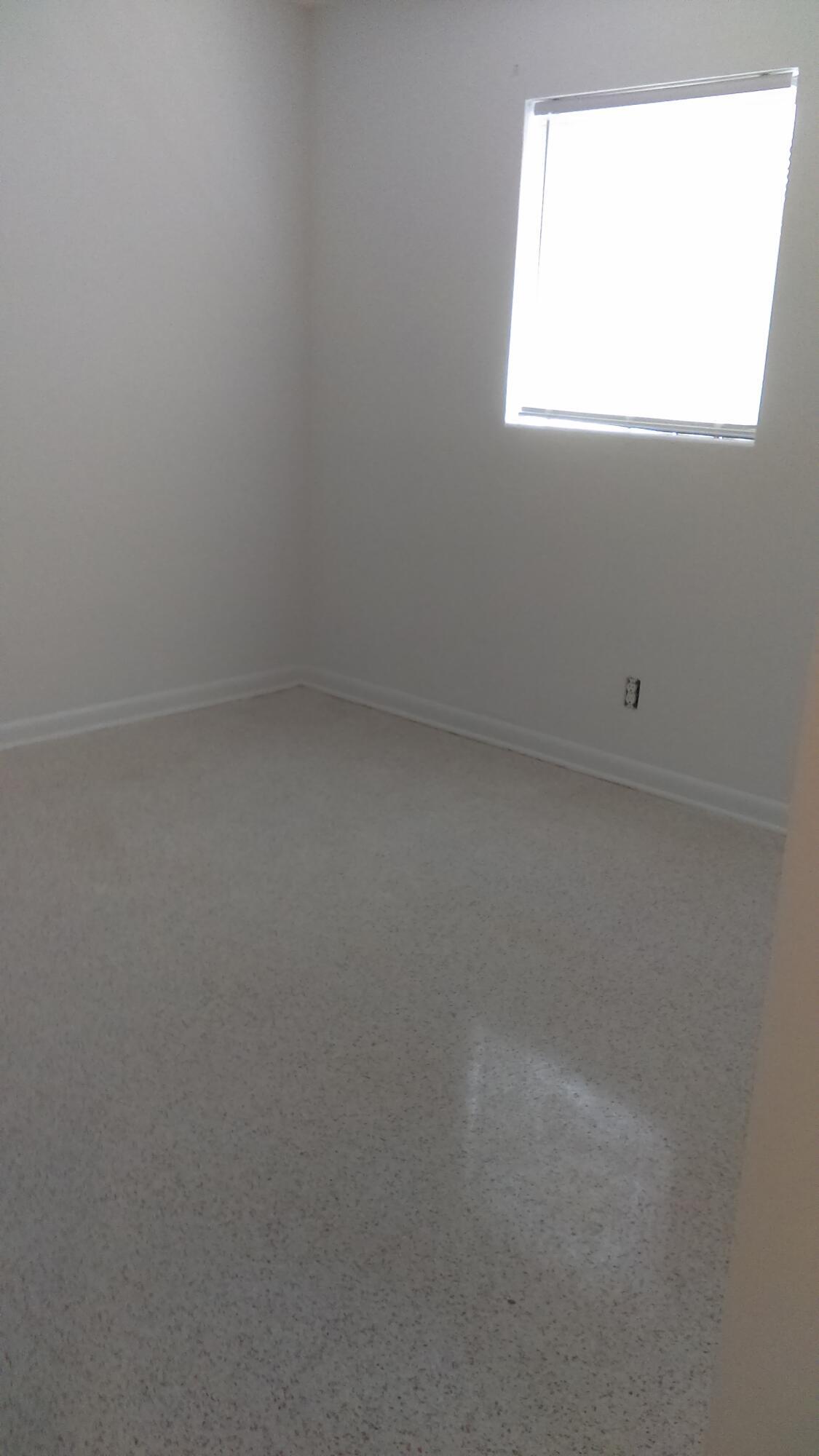 NORTH PALM BEACH VILLAGE OF 6 - Residential Lease