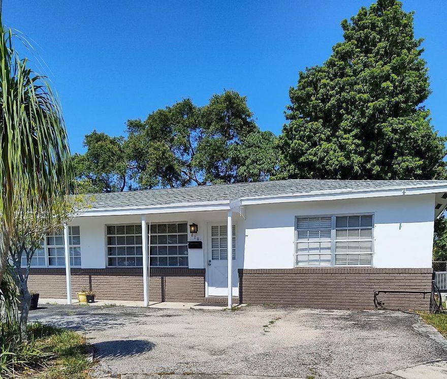 Spacious Light and Bright two bedrooms, one bathroom, with plenty of closet space, separate laundry room with full size washer and dryer, with a large private fenced back yard. There is a large drive way to accommodate two to three vehicles. Conveniently located in the heart of North Palm Beach close to major shopping centers, Gardens Mall, fine dinning, 20 minutes to airport.