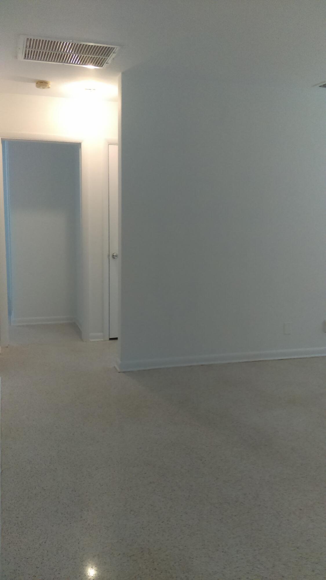 NORTH PALM BEACH VILLAGE OF 6 - Residential Lease