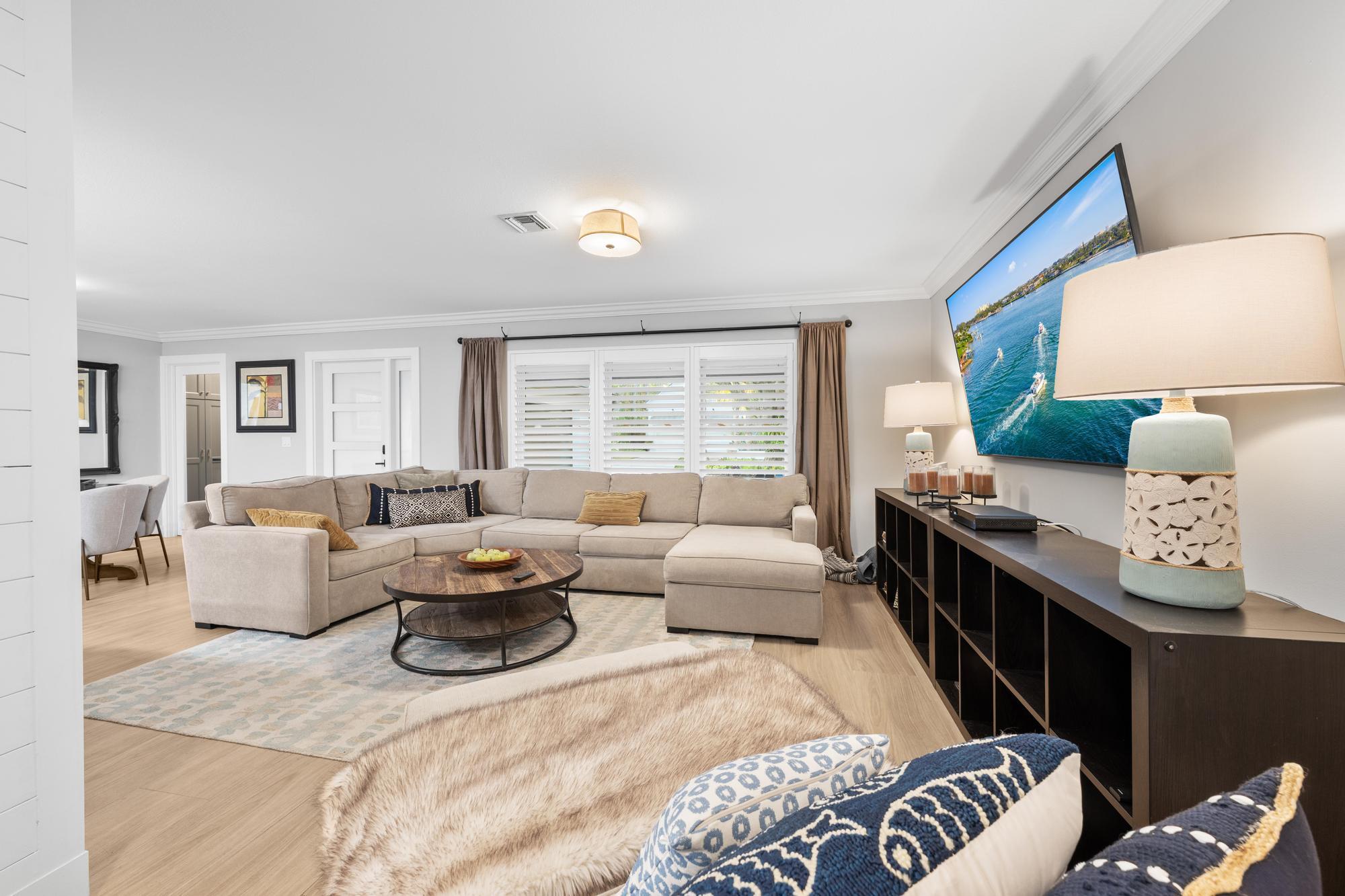 YACHT CLUB ESTATES - Residential