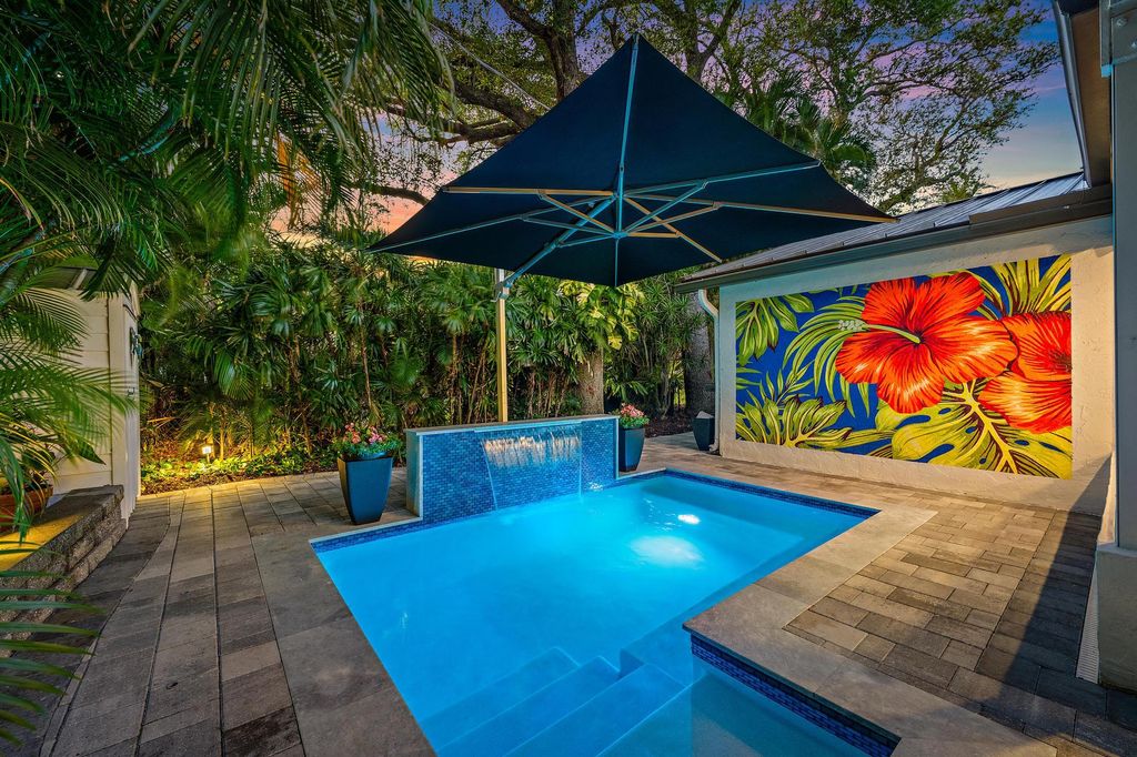 Photo of 104 Elsa Road, Jupiter, FL 33477 (MLS # B26021898)