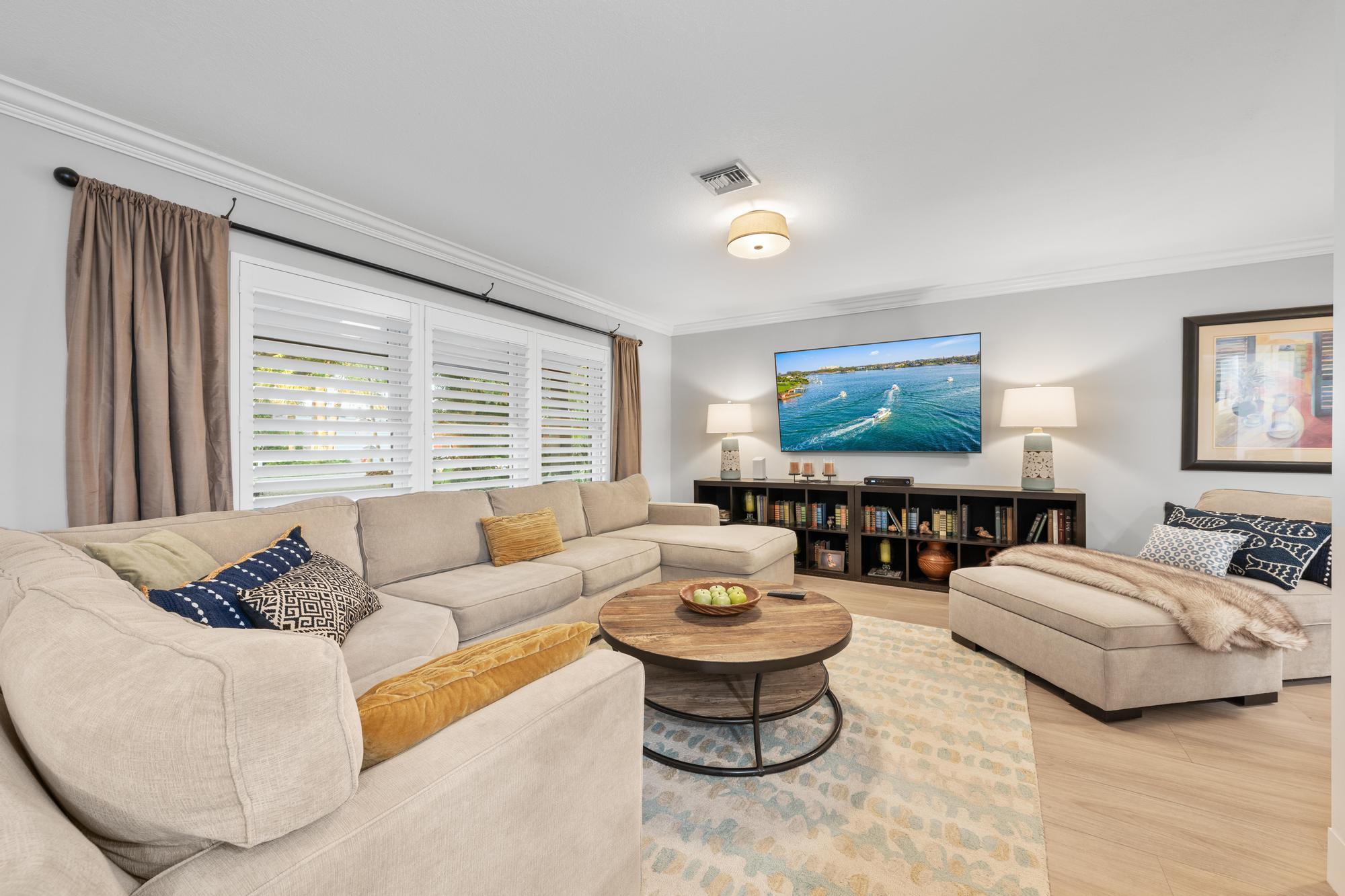 YACHT CLUB ESTATES - Residential