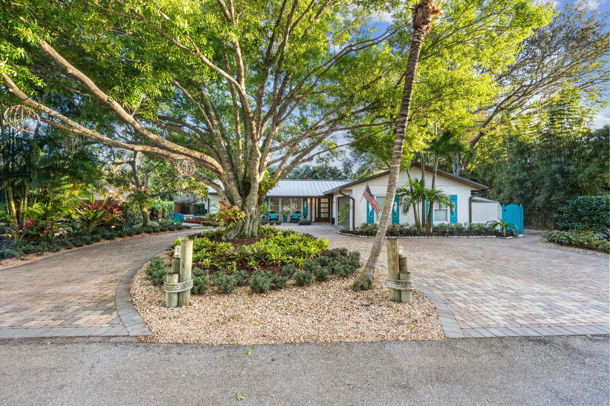 YACHT CLUB ESTATES - Residential