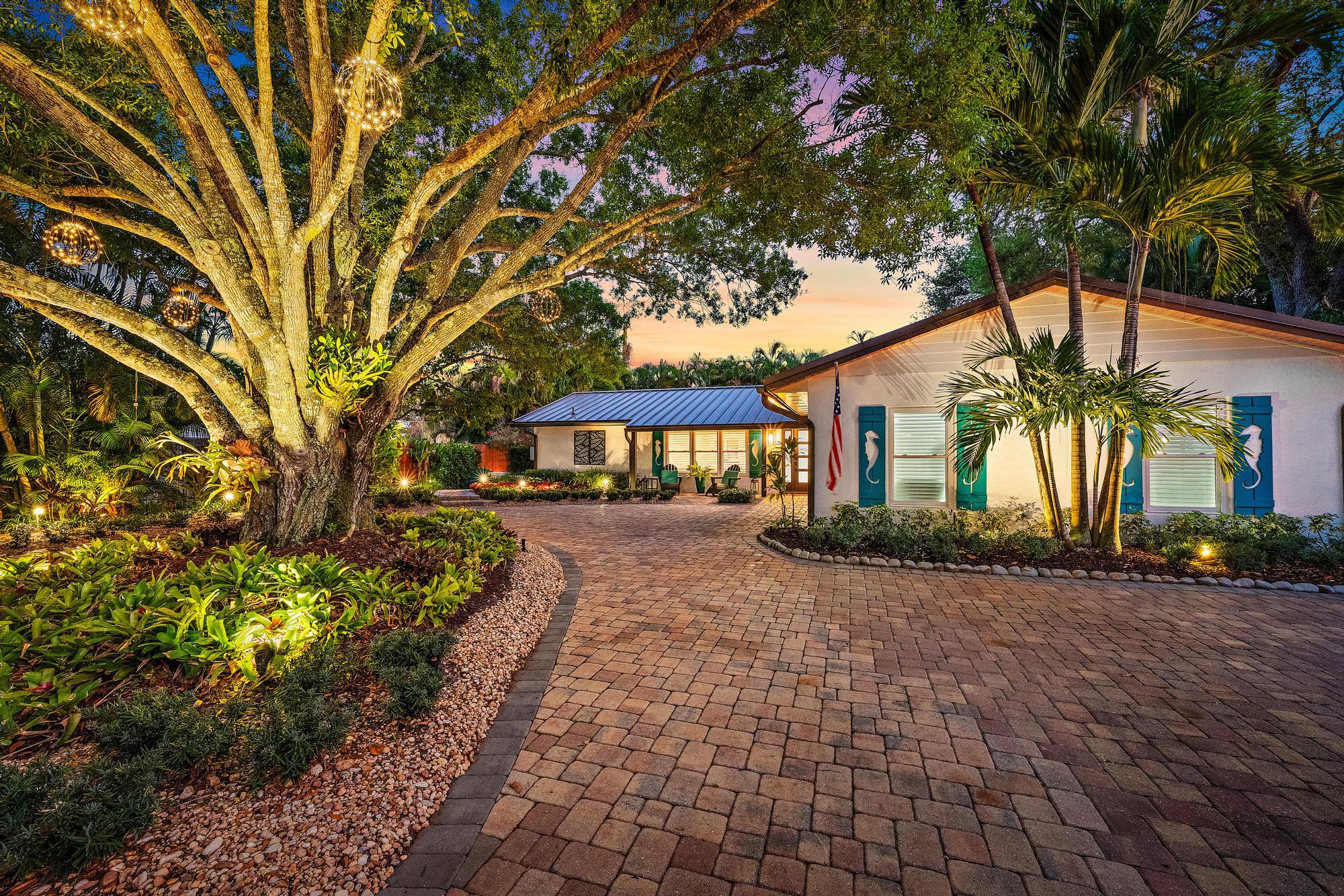 YACHT CLUB ESTATES - Residential
