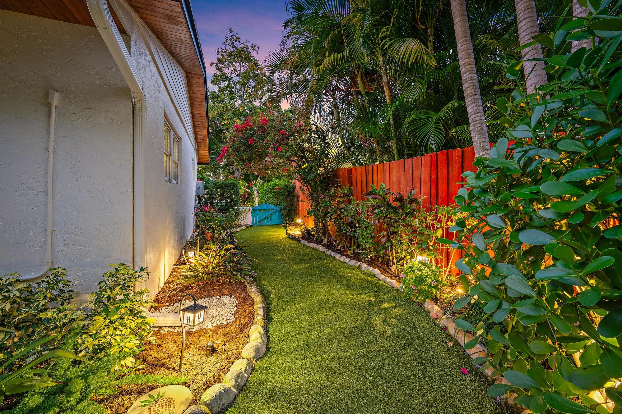 YACHT CLUB ESTATES - Residential