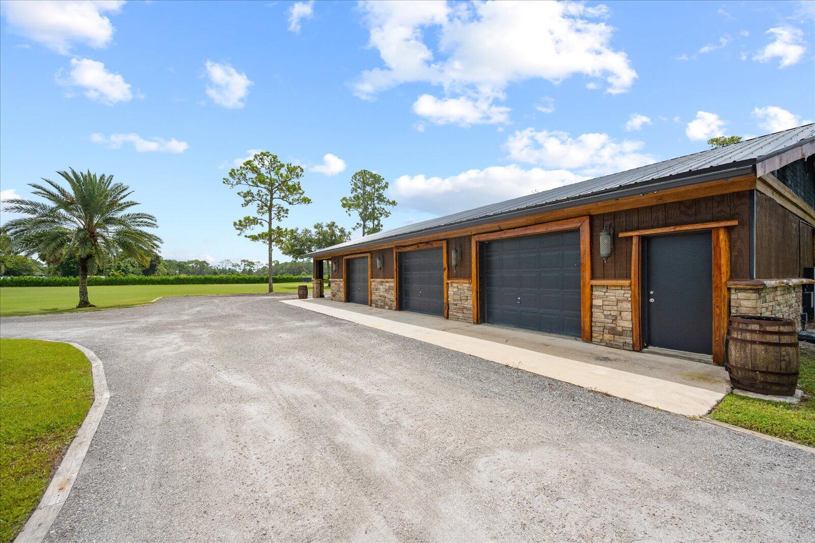 LOXAHATCHEE GROVES - Residential