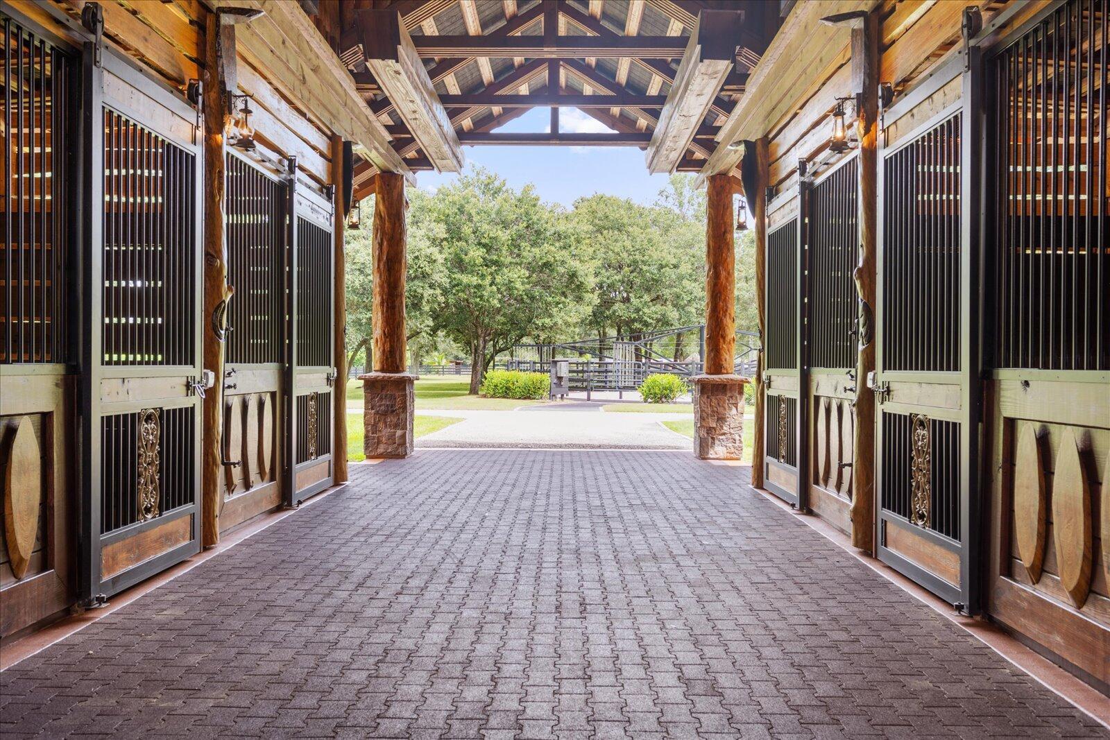 LOXAHATCHEE GROVES - Residential