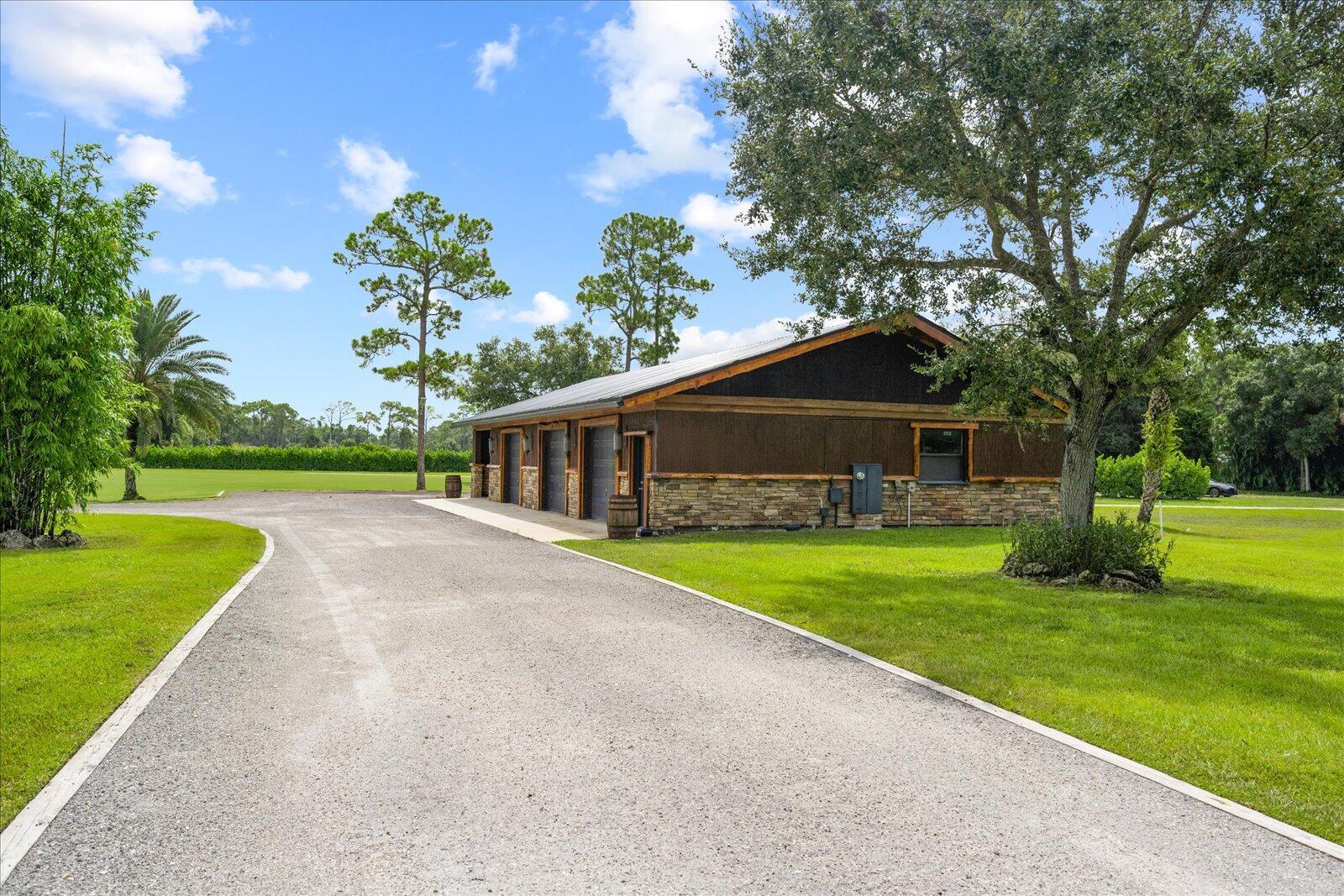 LOXAHATCHEE GROVES - Residential