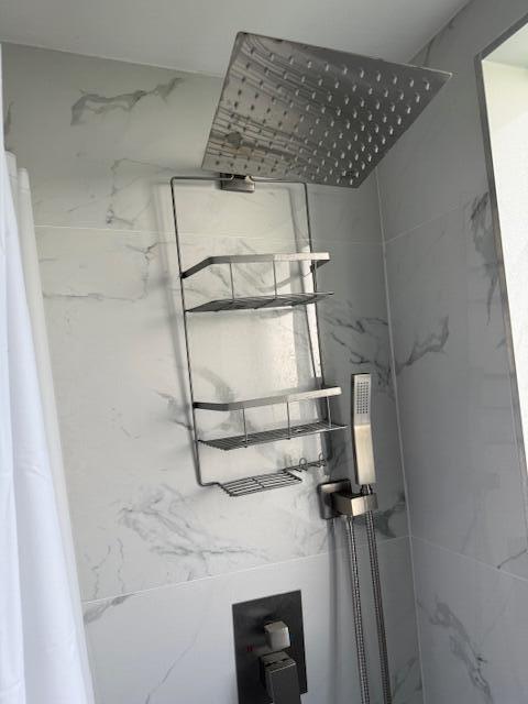 MURRY HILLS APT BLDG CONDO - Residential