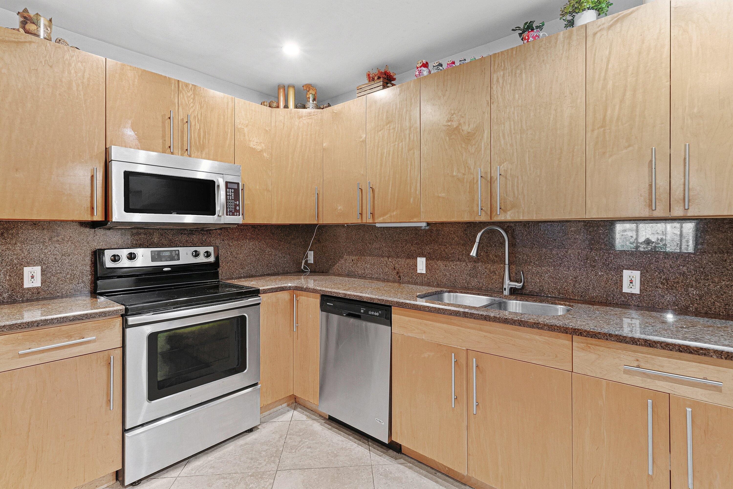 2757 SW 2ND Street 2757
