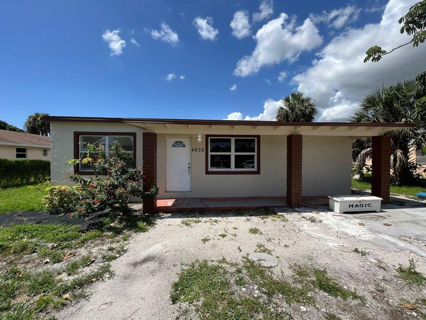 Great Location Clean, Starter Home 3 Bed 2 Bath. Mother in Law ready to live (Efficiency) Great and Huge Backyard room for pool and more. Roof is about 5 years old, impact windows , porcelain floor , porcelain bath   Close to Shopping, Airport, Beaches and Downtown.