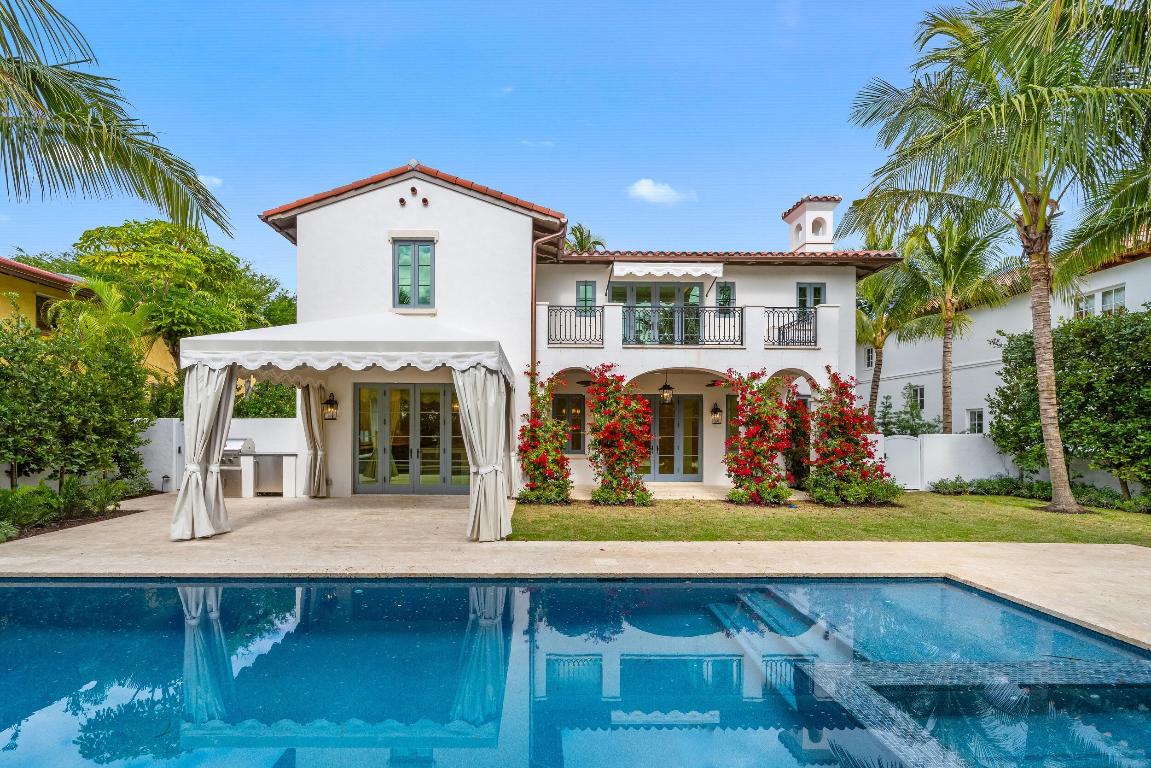 350 Seabreeze Avenue