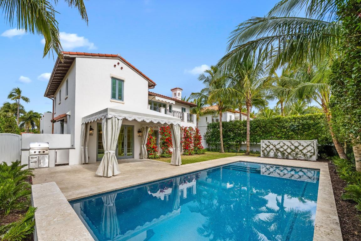 350 Seabreeze Avenue