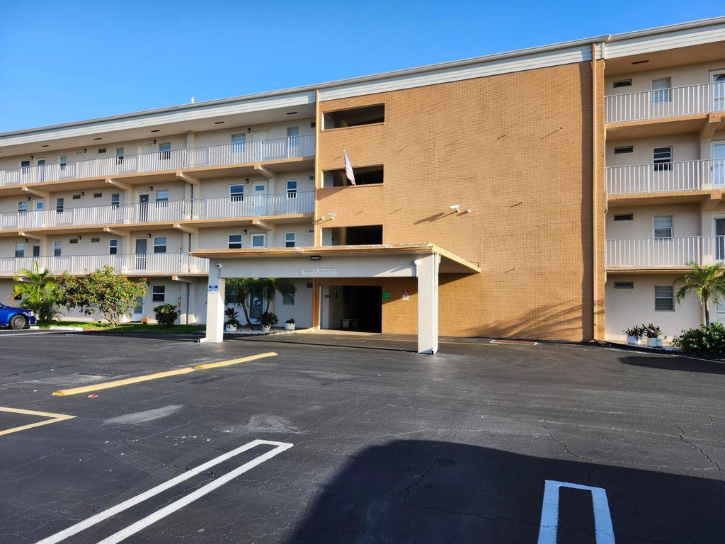 Photo of 230 NE 26th Avenue #216, Boynton Beach, FL 33435 (MLS # R11092107)