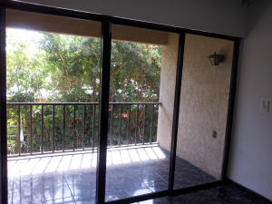 FOREST HILL VILLAS GARDEN - Residential Lease