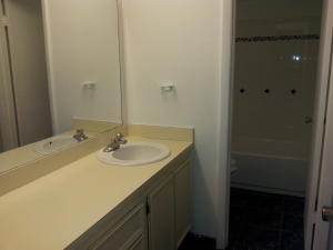 FOREST HILL VILLAS GARDEN - Residential Lease