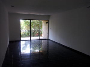 FOREST HILL VILLAS GARDEN - Residential Lease