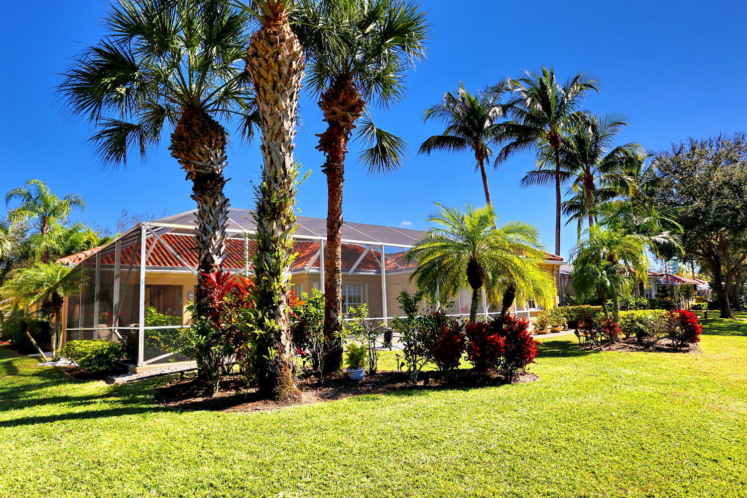 BREAKERS WEST - Residential