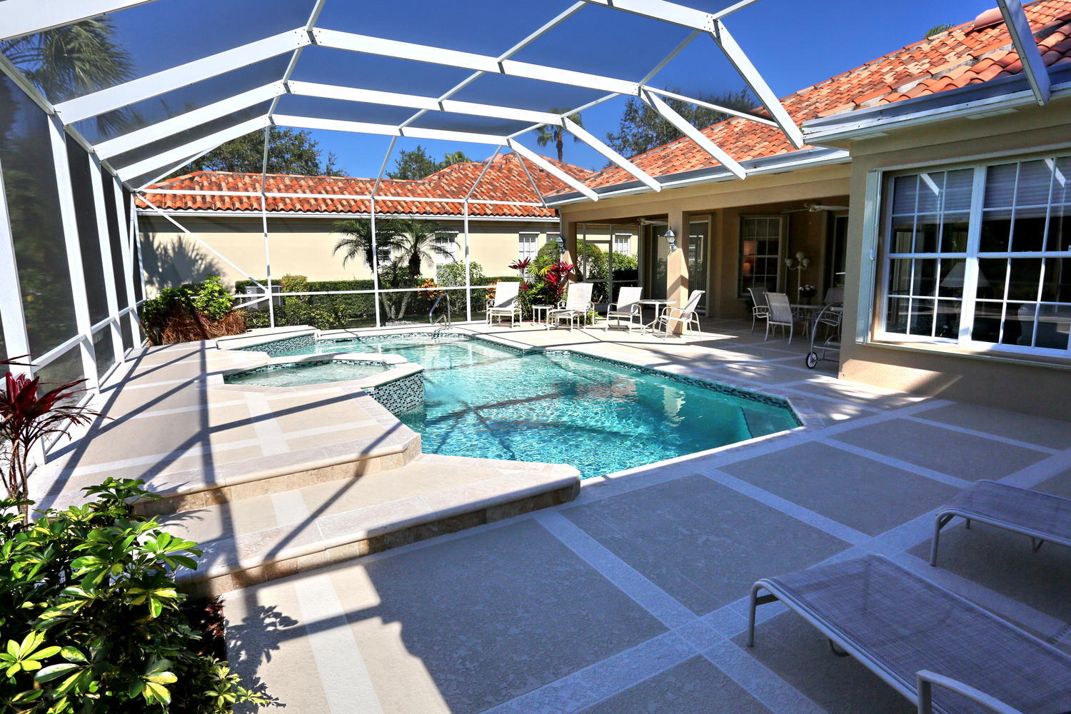 BREAKERS WEST - Residential