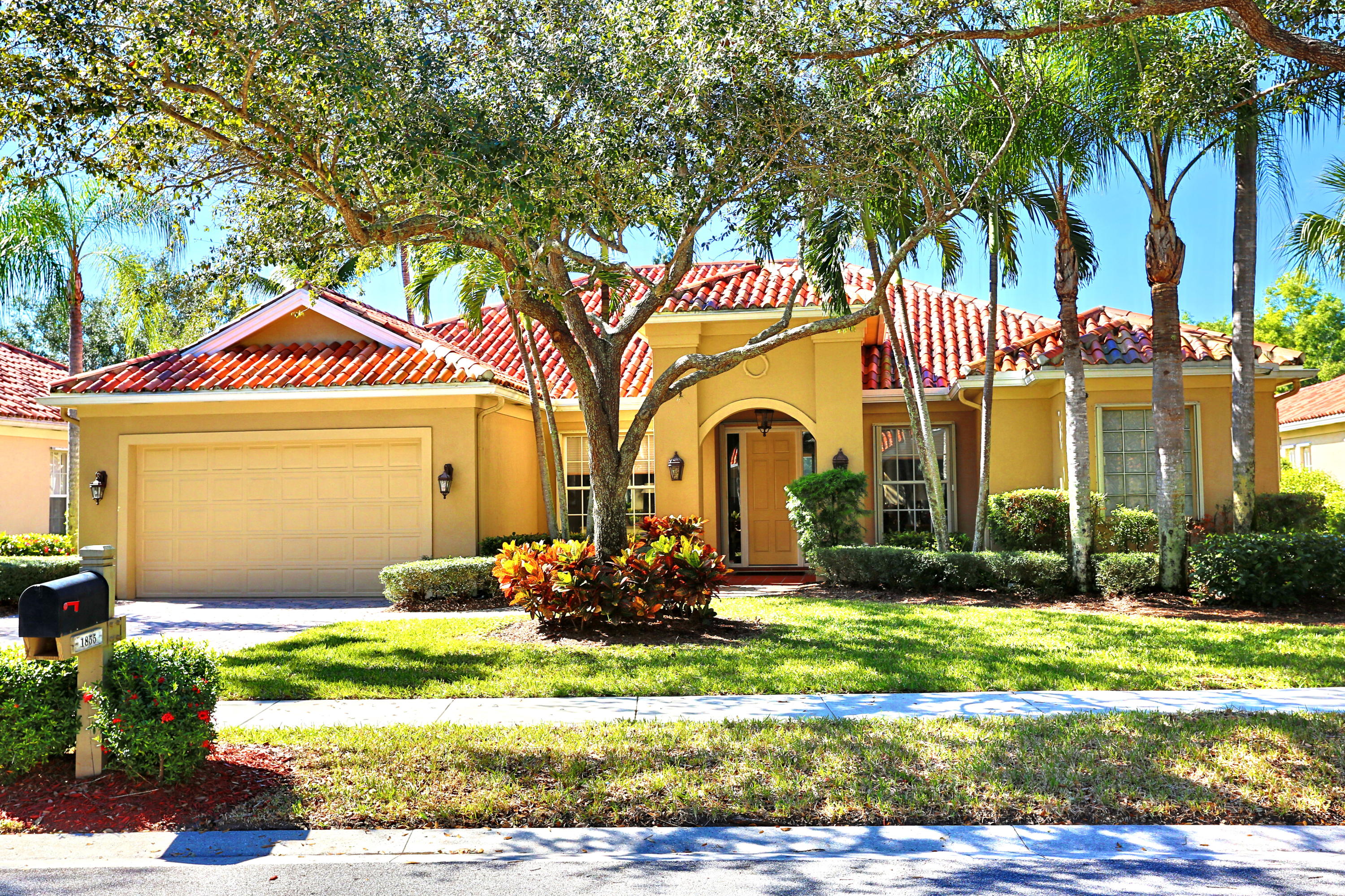 BREAKERS WEST - Residential