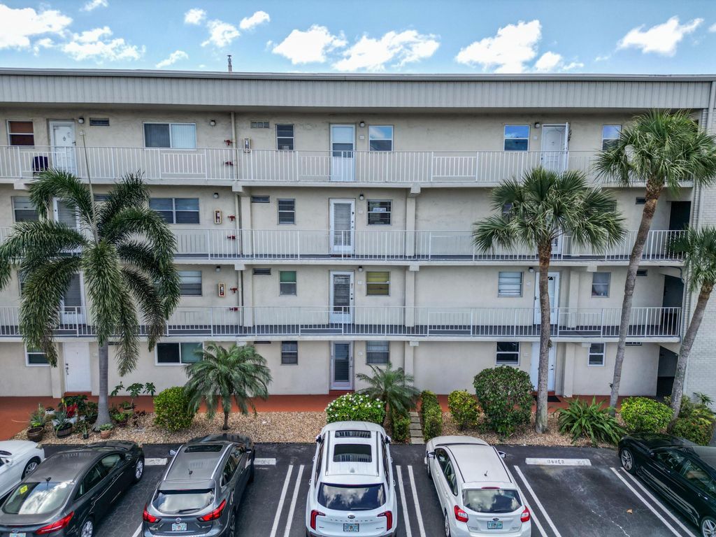 Photo of 130 NE 26th Avenue #2030, Boynton Beach, FL 33435 (MLS # B26032602)