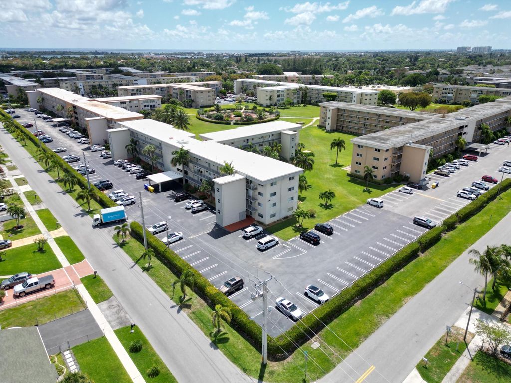 Photo of 130 NE 26th Avenue #2030, Boynton Beach, FL 33435 (MLS # B26032602)
