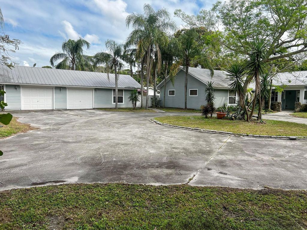 Photo of 5514 Buchanan Drive, Fort Pierce, FL 34982 (MLS # R11066540)