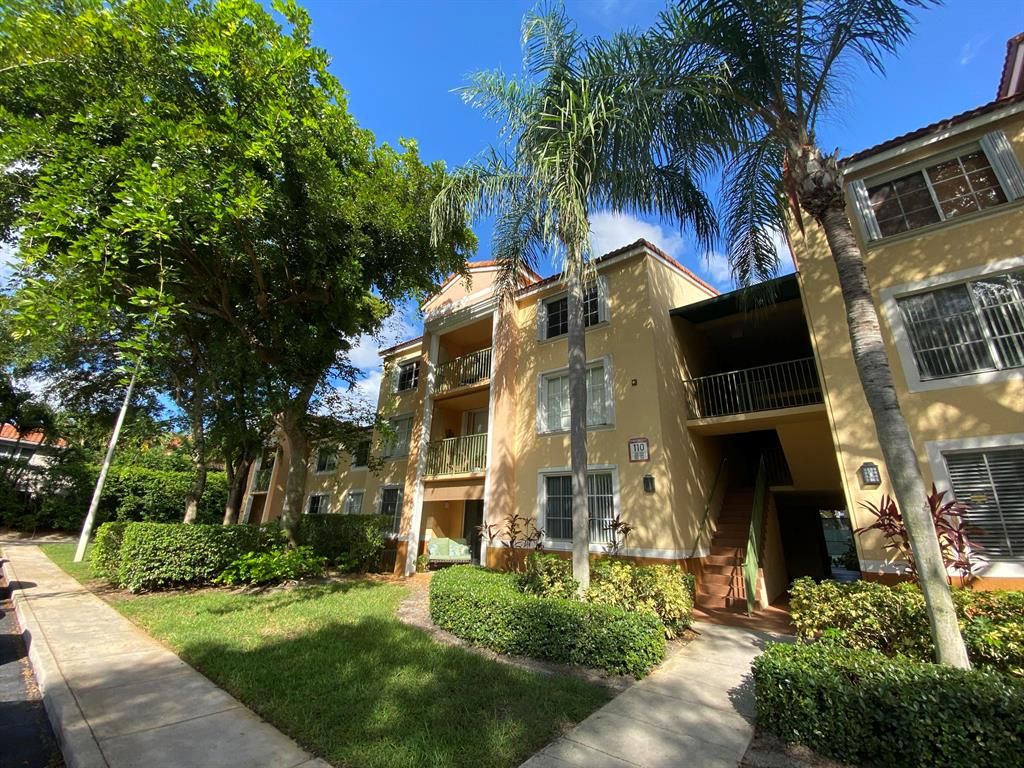 Photo of 110 Yacht Club Way #303, Hypoluxo, FL 33462 (MLS # R10758410)